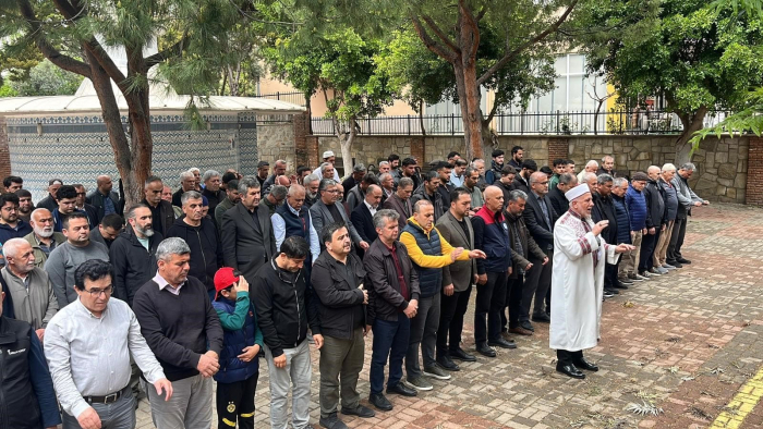 Eğitimcilerden saldırılara tepki